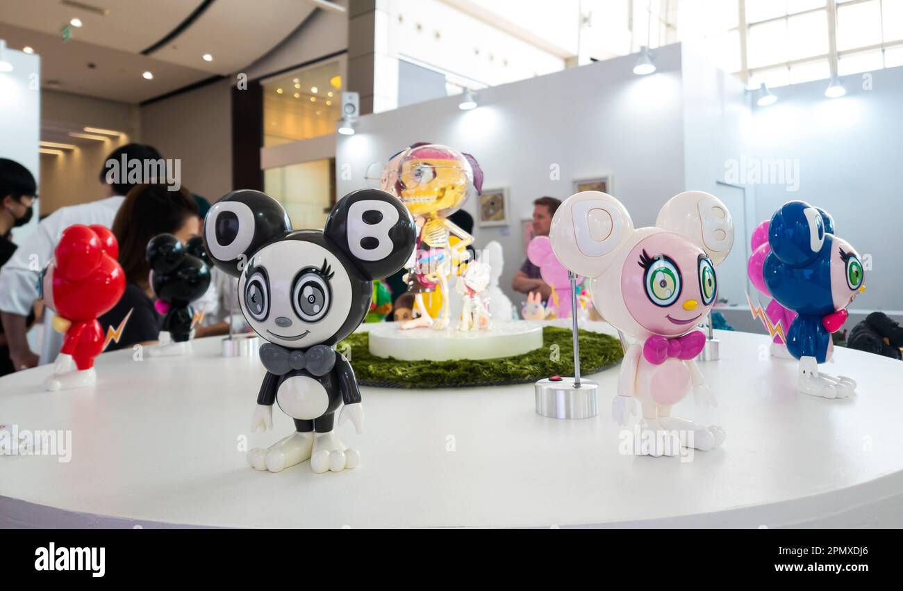 Bangkok, Thailand - 9. April 2023: DOB-KUN-Figuren von Takashi Murakami werden auf der Toy Expo 2023 ausgestellt. Stockfoto