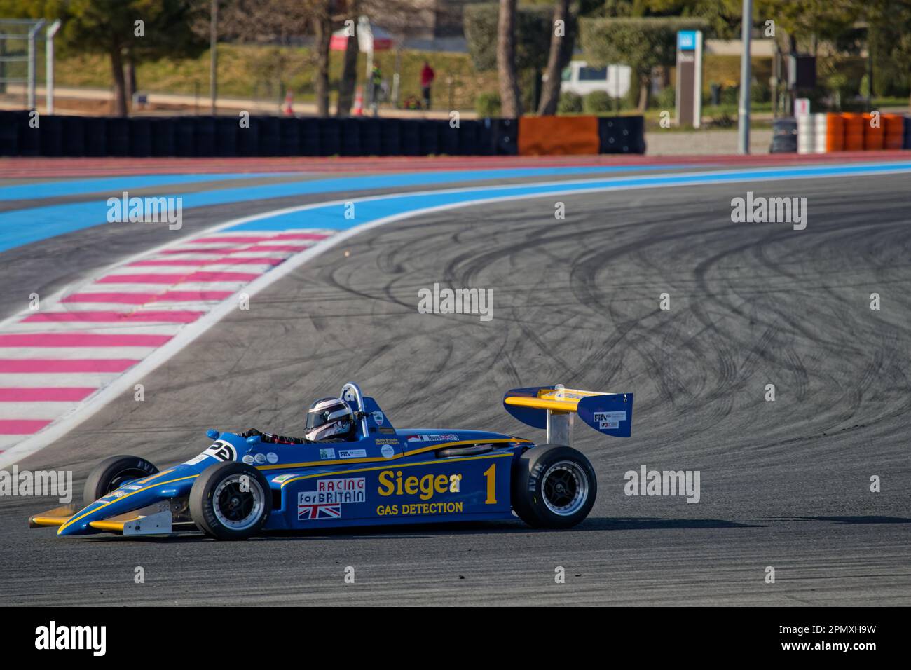 LE CASTELLET, FRANKREICH, 7. April 2023 : Historisches Formel-3-Auto auf der Rennstrecke während des fünften französischen historischen Grand Prix auf dem Circuit Paul Ricard Stockfoto