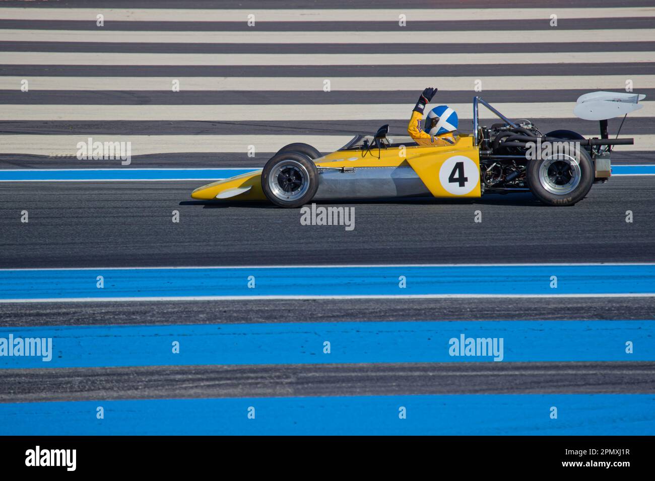 LE CASTELLET, FRANKREICH, 8. April 2023 : antikes Formel-1-Auto auf der Strecke während des fünften französischen historischen Grand Prix auf dem Circuit Paul Ricard. Stockfoto