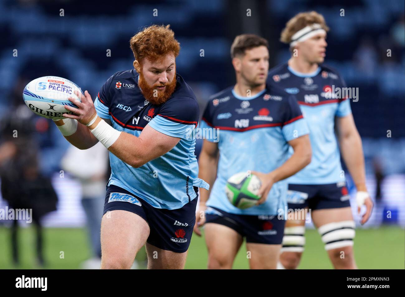 Harry Johnson-Holmes von den Waratahs erwärmt sich vor dem Super Rugby Pacific Match zwischen den Waratahs und der Western Force im Allianz Stadium am 15. April 2023 in Sydney, Australien. Kredit: IOIO IMAGES/Alamy Live News Stockfoto