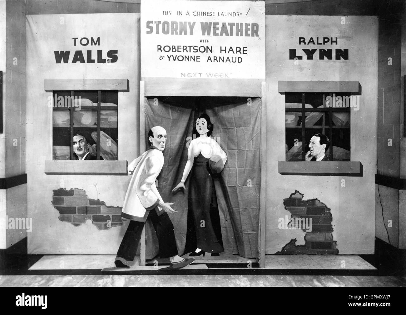 Kino-Lobby-Display für The Regent, Barker's Pool, Sheffield, Yorkshire, England für TOM WALLS RALPH LYNN ROBERTSON HARE und YVONNE ARNAUD bei STURM 1935 Regisseur TOM WALLS Schriftsteller Ben Travers Gainsborough Pictures / Gaumont British Distributors Stockfoto