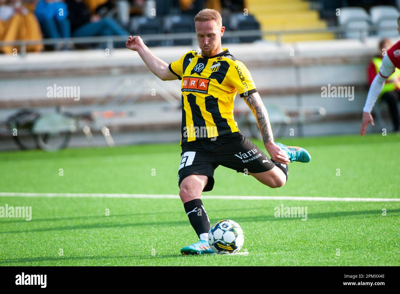 Göteborg, Schweden. 15. April 2023. Mikkel Rygaard von Hacken erschießt am 15. April 2023 in Göteborg eine Strafe beim Allsvenskan-Spiel zwischen BK Hacken und Kalmar FF. Kredit: Oskar Olteus / Alamy Live News Stockfoto