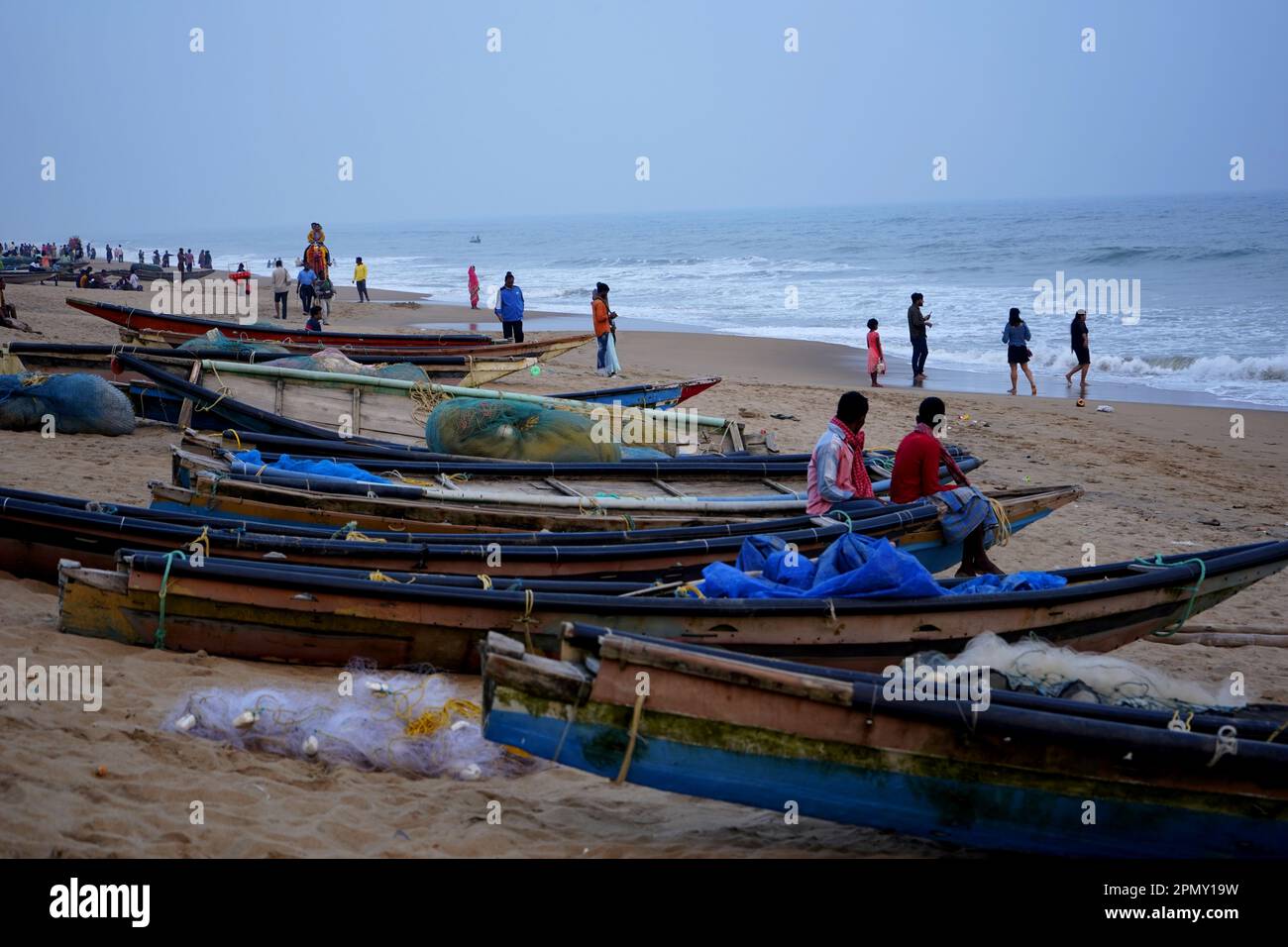 Es gibt Fischerboote im Meer Stockfoto