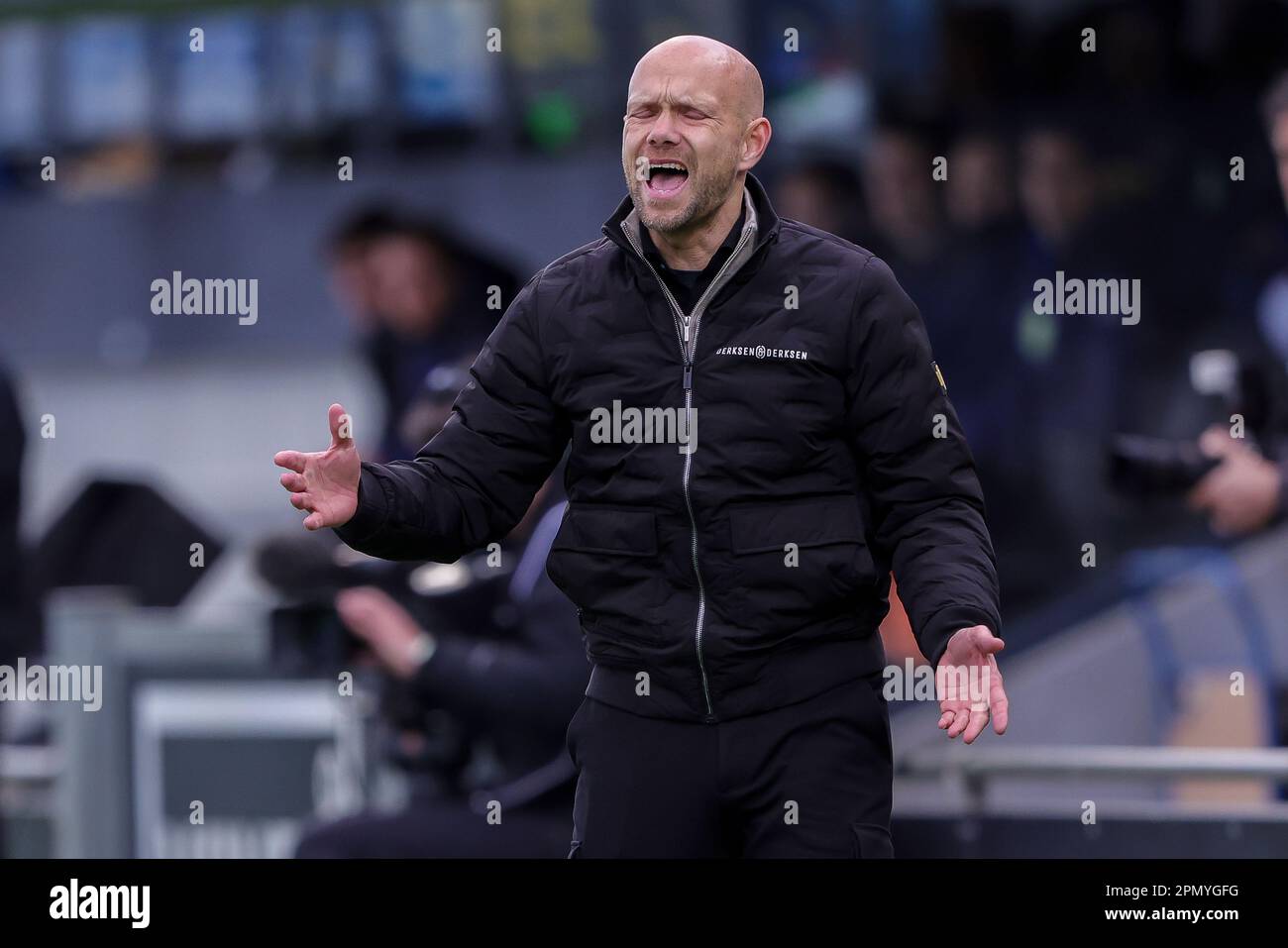 15-04-2023: Sport: RKC gegen Groningen WAALWIJK, NIEDERLANDE - APRIL 15: Cheftrainer Dennis van der Ree (FC Groningen) während des Spiels Eredivisie RKC Waal Stockfoto