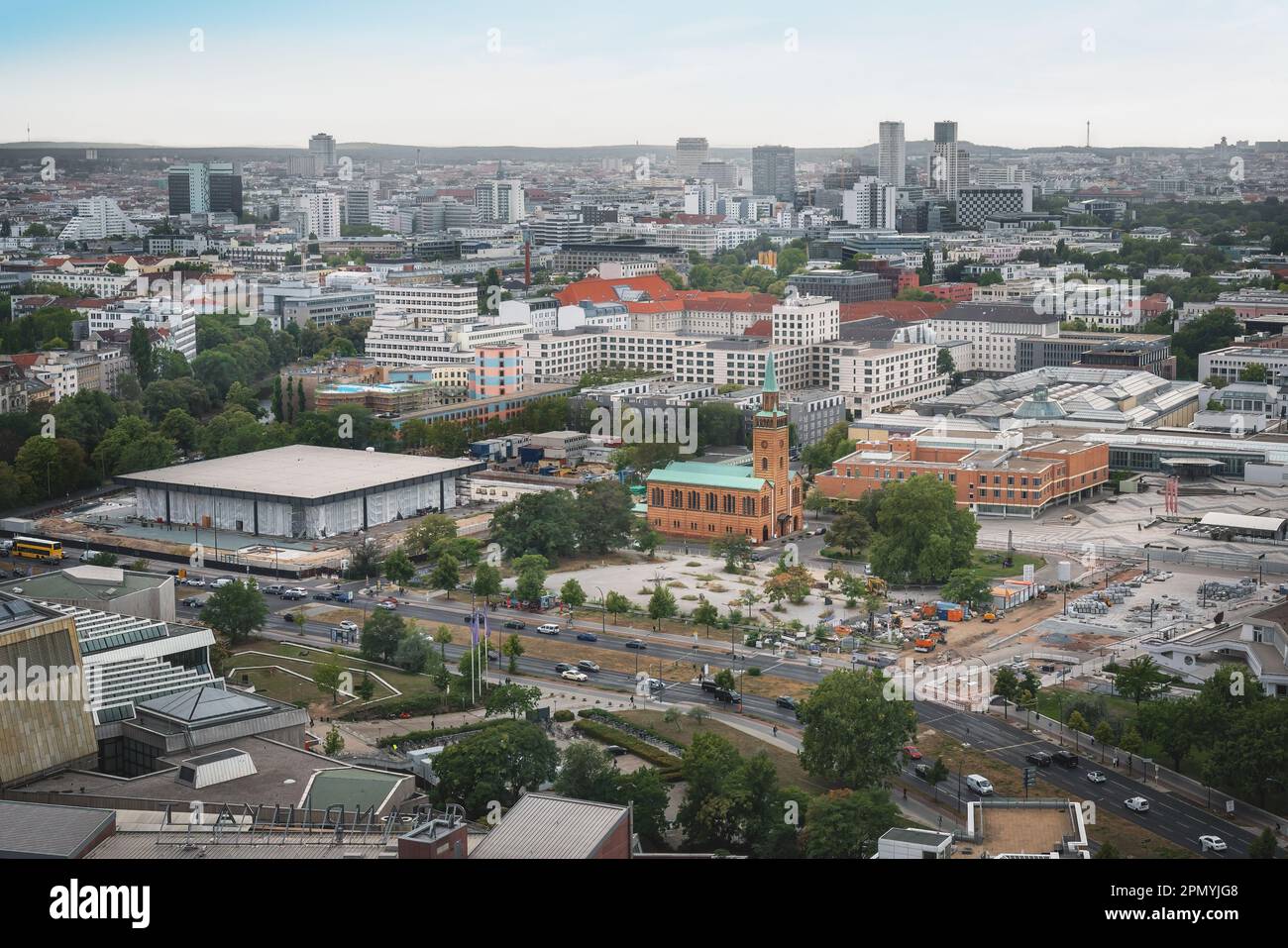 Luftaufnahme von Berlin mit der Matthew-Kirche - Berlin, Deutschland Stockfoto