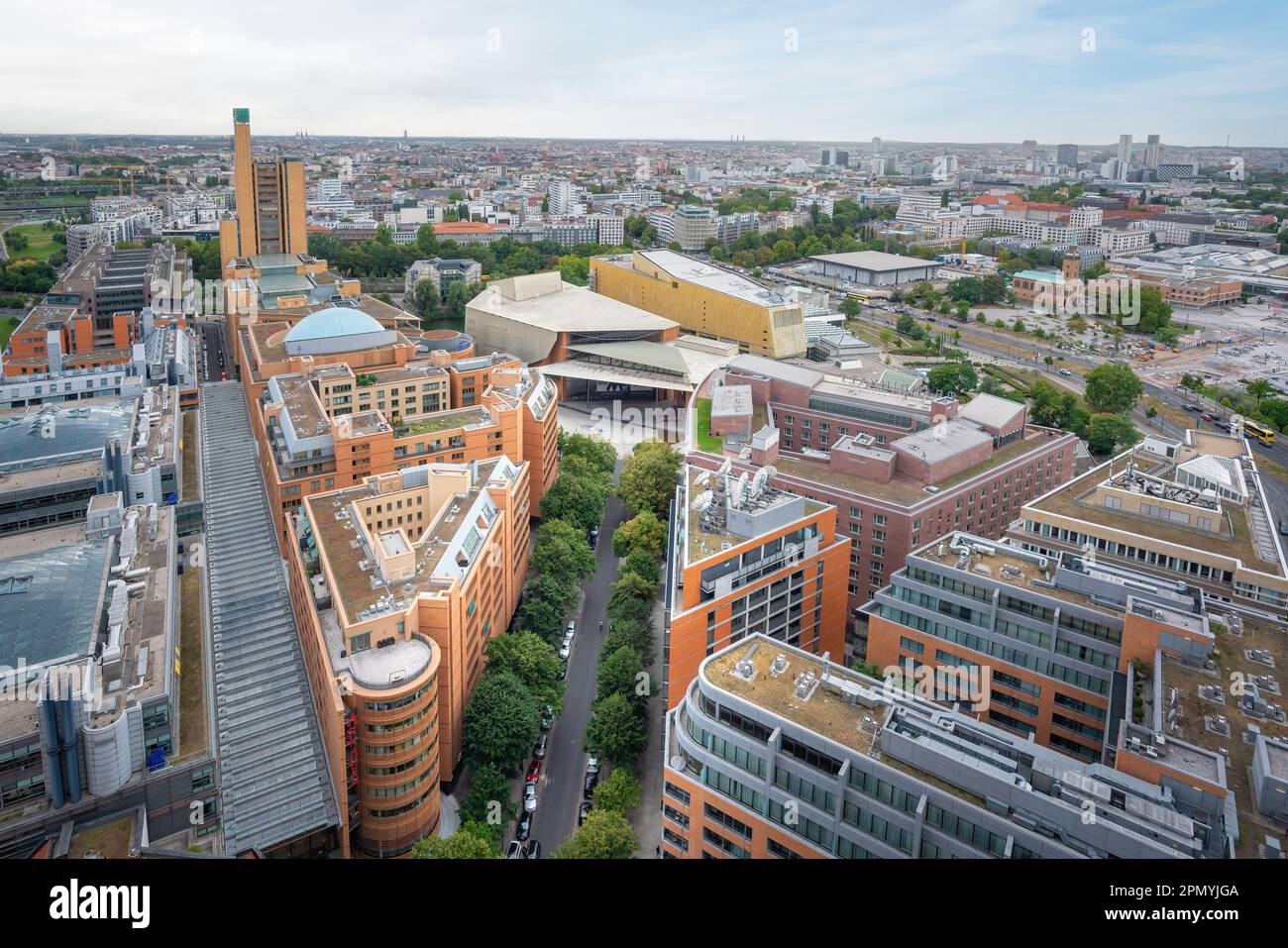 Luftaufnahme von Berlin mit Theater am Potsdamer Platz - Berlin, Deutschland Stockfoto