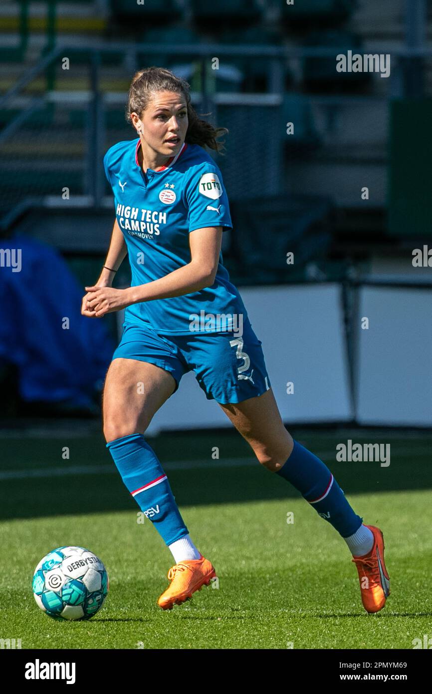 15. April 2023, Rotterdam, Zuid-Holland, Niederlande: Den Haag, Niederlande, April 15. 2023: Melanie Bross (3 PSV) in Aktion während des Spiels KNVB Beker vrouwen zwischen ADO Den Haag und PSV im Bingoal Stadion in Den Haag, Niederlande. (Kreditbild: © Leiting Gao/Sport Press Photo via ZUMA Press) NUR ZUR REDAKTIONELLEN VERWENDUNG! Nicht für den kommerziellen GEBRAUCH! Stockfoto