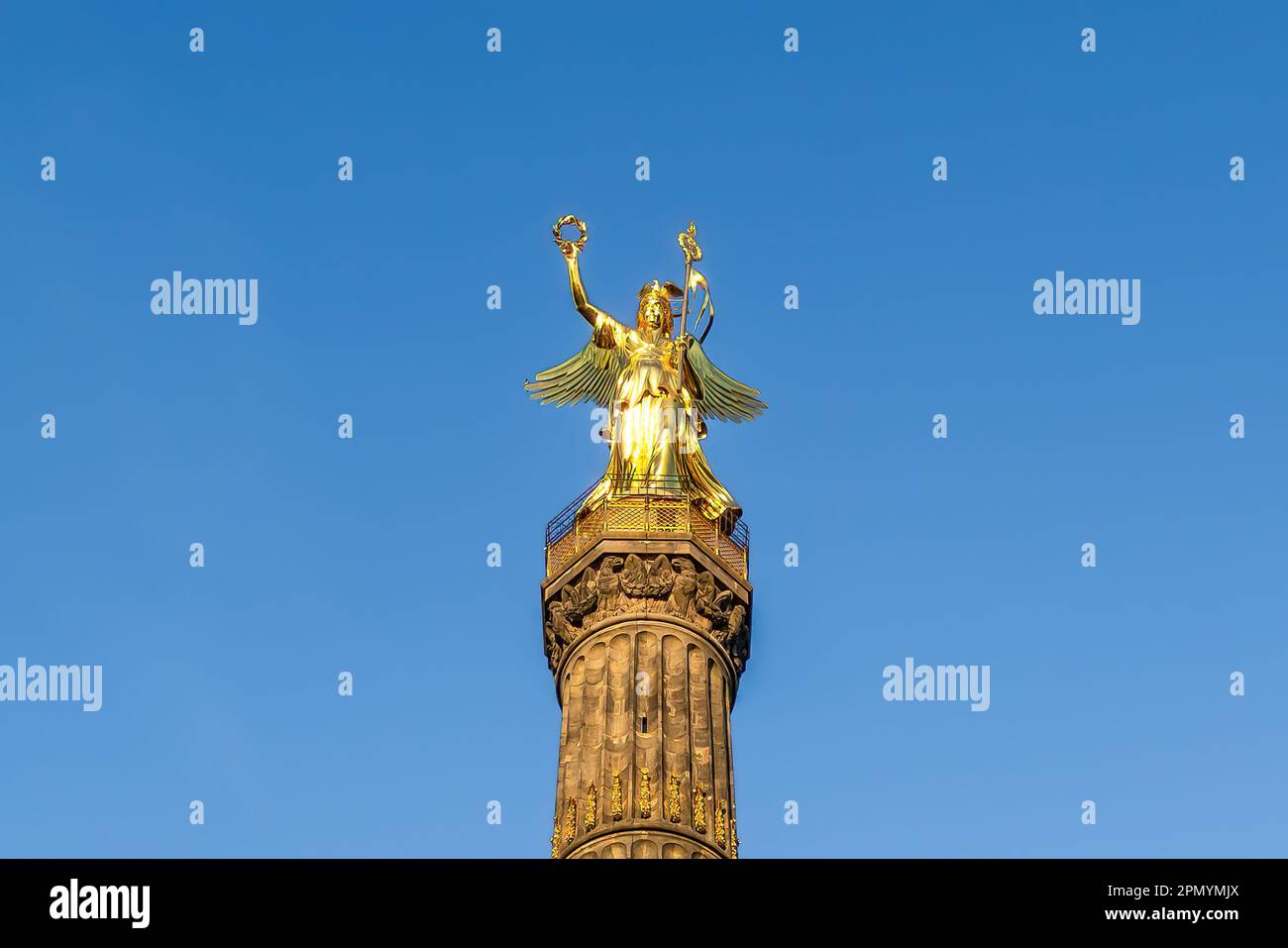 Victoria Sculpture on the Victory Column (Siegessaule) - geschaffen von Heinrich Strack und Friedrich Drake im Jahr 1873 - Berlin, Deutschland Stockfoto