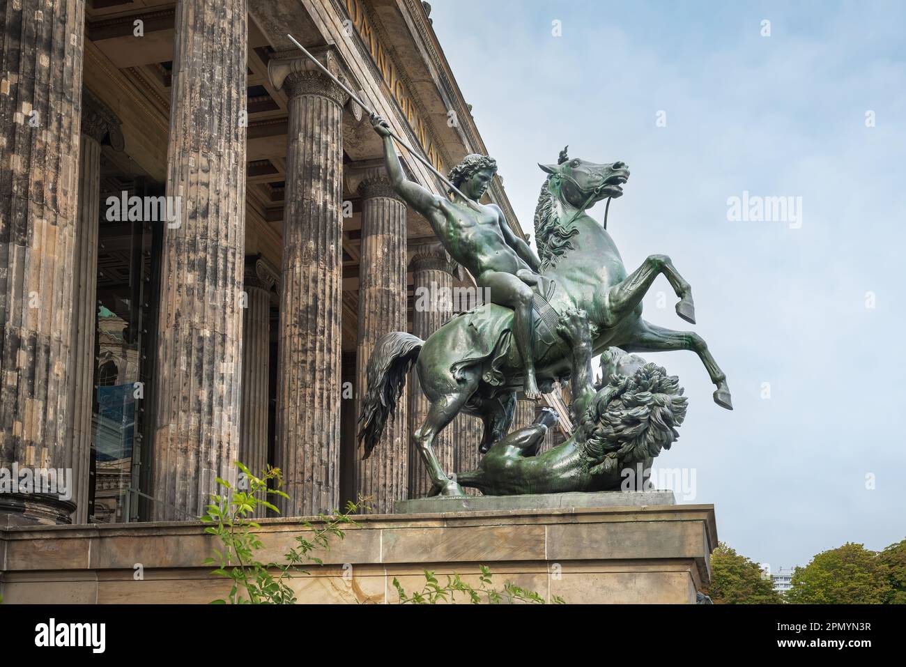 Löwenkämpferstatue vor dem Alten Museum - Berlin, Deutschland Stockfoto