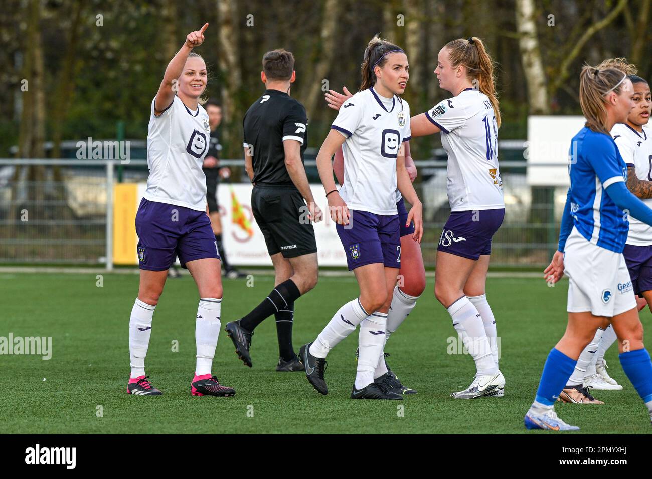 Abbildung eines Fußballspiels zwischen Racing Genk Ladies und RSC Anderlecht am fünften Spieltag der belgischen Lotto Womens Super League in der Saison 2022 - 2023 am 1 15 . April 2023 in Genk , Belgien . FOTO SPORTPIX | Stijn Audooren Kredit: Sportpix/Alamy Live News Stockfoto