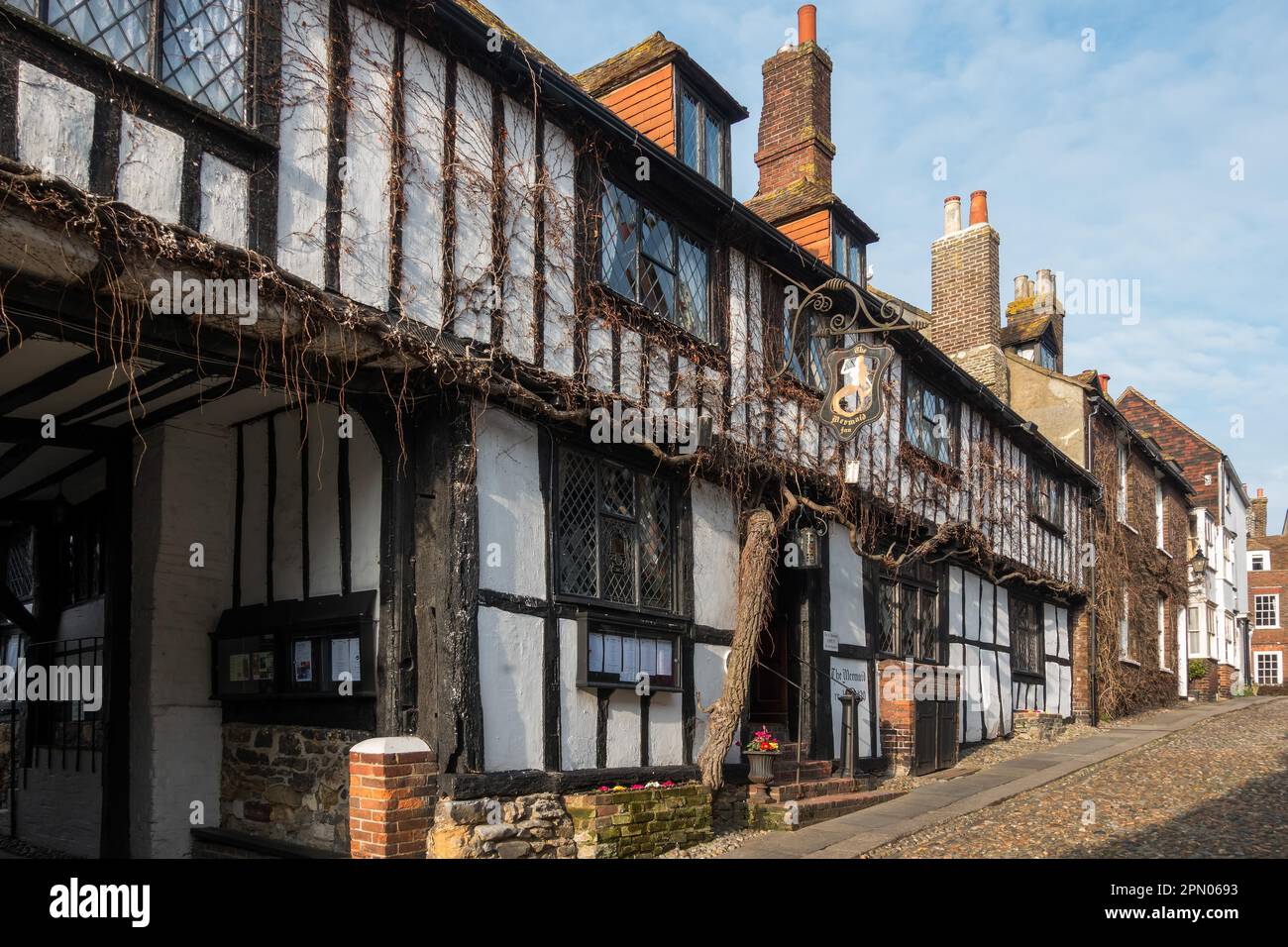 Blick auf das Mermaid Inn in Rye East Sussex Stockfoto