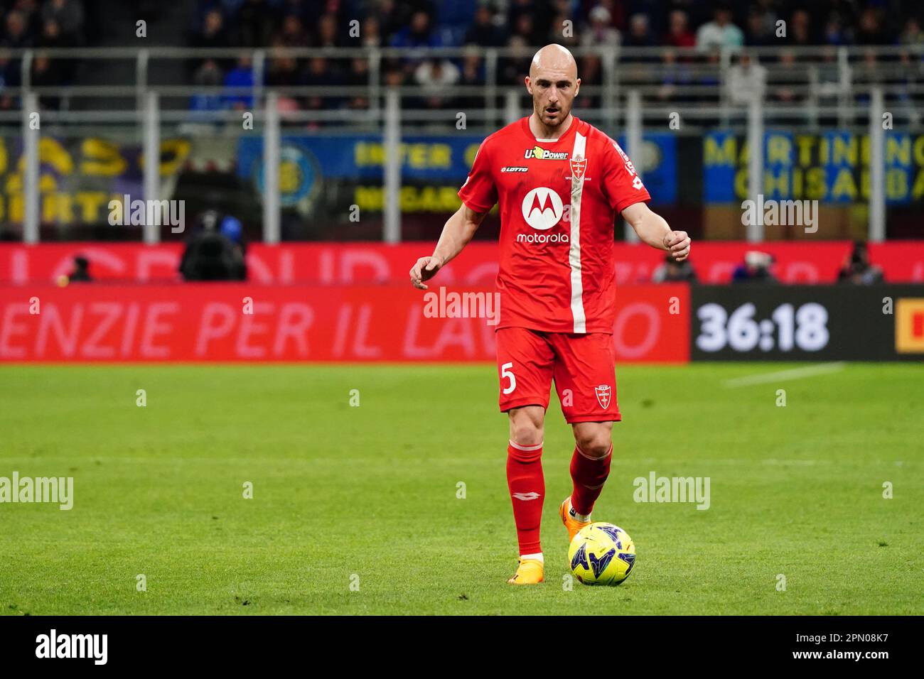 Luca Caldirola (AC Monza) während der italienischen Meisterschaft Ein Fußballspiel zwischen FC Internazionale und AC Monza am 15. April 2023 im U-Power Stadium in Monza, Italien - Foto Luca Rossini / E-Mage Credit: Luca Rossini/E-Mage/Alamy Live News Stockfoto