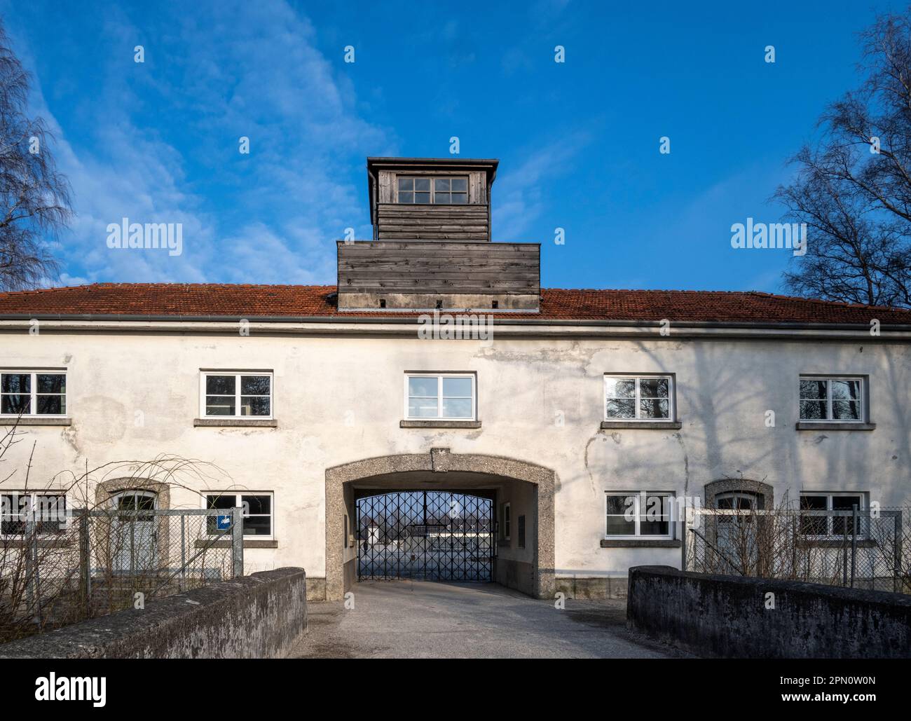 SS Hauptwache und Eingang, die von Gefangenen benutzt wurden, als sie das Lager betraten, auch Jourhaus genannt Stockfoto