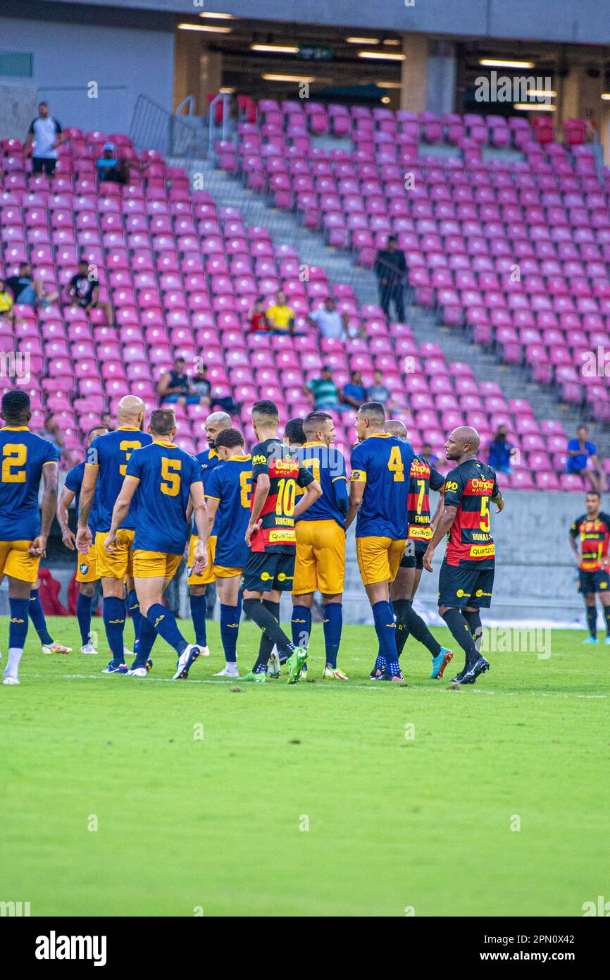 São LOURENCALO da MATA, PE - 15.04.2023: RETRÔ X SPORT - Biding of the game Retro x Sport, for the Final of Pernambuco 2023. Beginn der Verwirrung zwischen den Spielern. (Foto: Thiago Lemos/Fotoarena) Kredit: Foto Arena LTDA/Alamy Live News Stockfoto