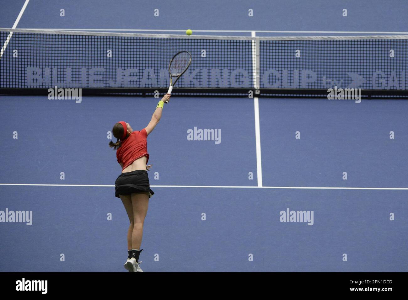 Vancouver, Kanada. 15. April 2023. Der belgische Greet Minnen zeigte sich am Samstag, den 15. April 2023, bei einem Tennisspiel gegen den kanadischen Sebov, dem vierten Gummi in der Versammlung zwischen Kanada und Belgien, in Aktion bei den Qualifikatoren für den Billie Jean King Cup in Vancouver, Kanada. BELGA FOTO ANNE-MARIE SORVIN Kredit: Belga News Agency/Alamy Live News Stockfoto