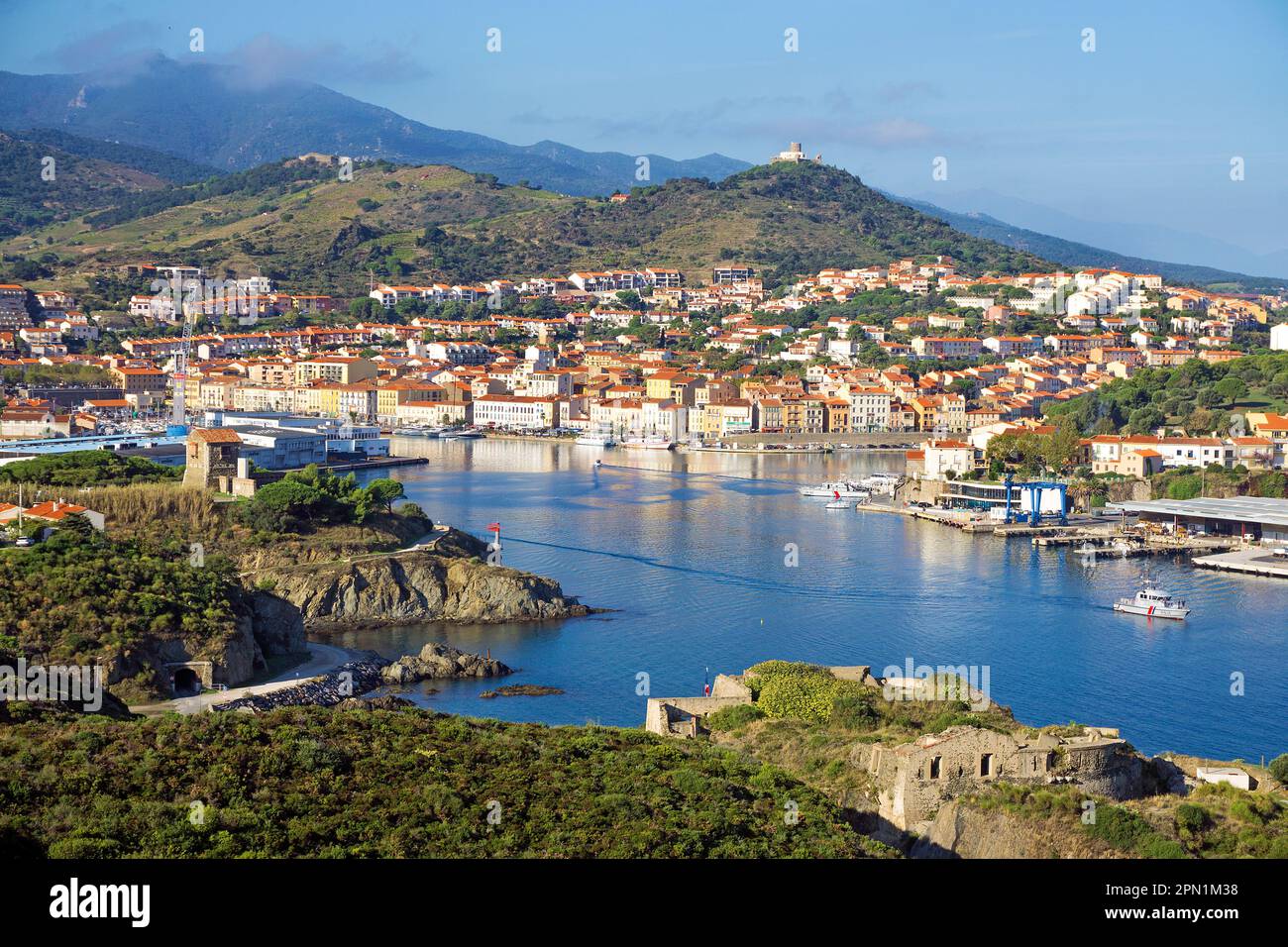 Hafen von Port Vendres, Pyrénées-Orientales, Languedoc-Roussillon, Südfrankreich, Frankreich, Europa Stockfoto
