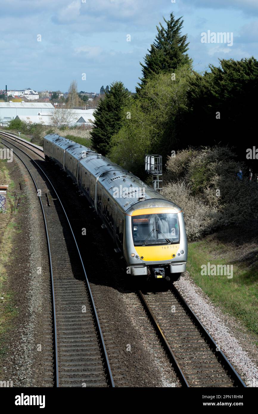 Chiltern Railways Diesel Klasse 168 verlässt Leamington Spa, Warwickshire, Großbritannien Stockfoto