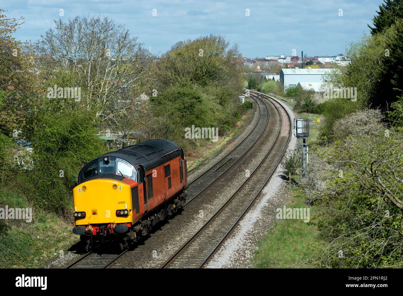 HN Rail Klasse 37 Nr. 37607 nähert sich Leamington Spa, Warwickshire, UK Stockfoto