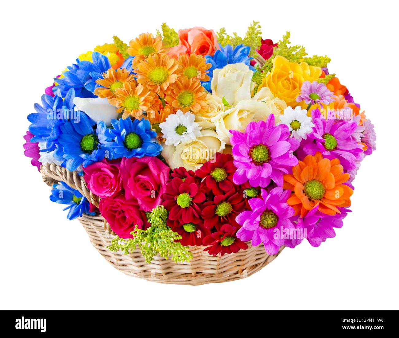 Bunte Blumen in einem Korb, isoliert auf weißem Hintergrund Stockfoto