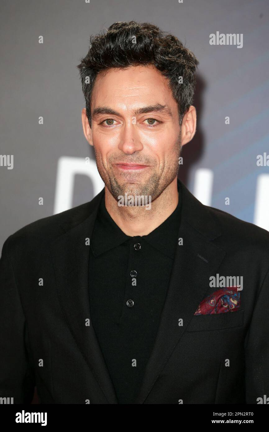 Alex Hassell besucht die europäische Premiere von „die Tragödie von