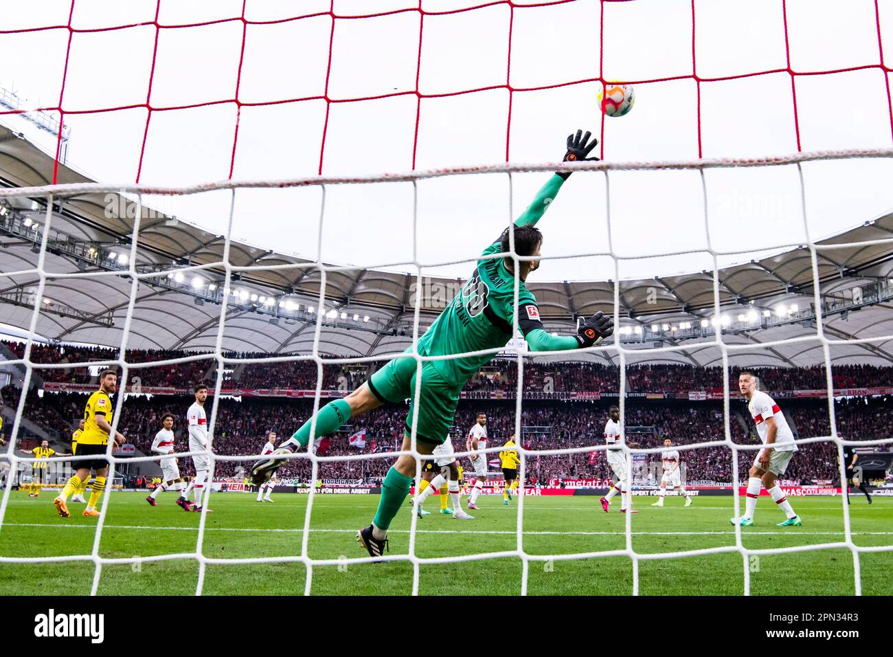 15. April 2023, Baden-Württemberg, Stuttgart: Fußball: Bundesliga, VfB ...