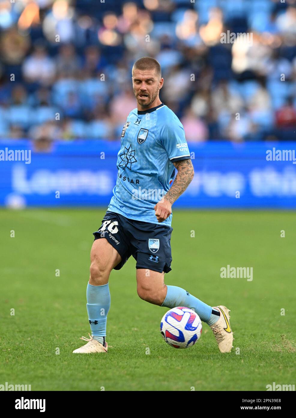 Sydney, Australien. 16. April 2023. Nathan Luke Brattan vom Sydney Football Club Team in Aktion beim Halbfinalspiel der Liberty A-League Männer Fußball 2022-23 zwischen dem FC Sydney und Western United im Allianz Stadium. Endstand: Sydney Football Club 3:1 Perth Glory (Foto: Luis Veniegra/SOPA Images/Sipa USA) Guthaben: SIPA USA/Alamy Live News Stockfoto