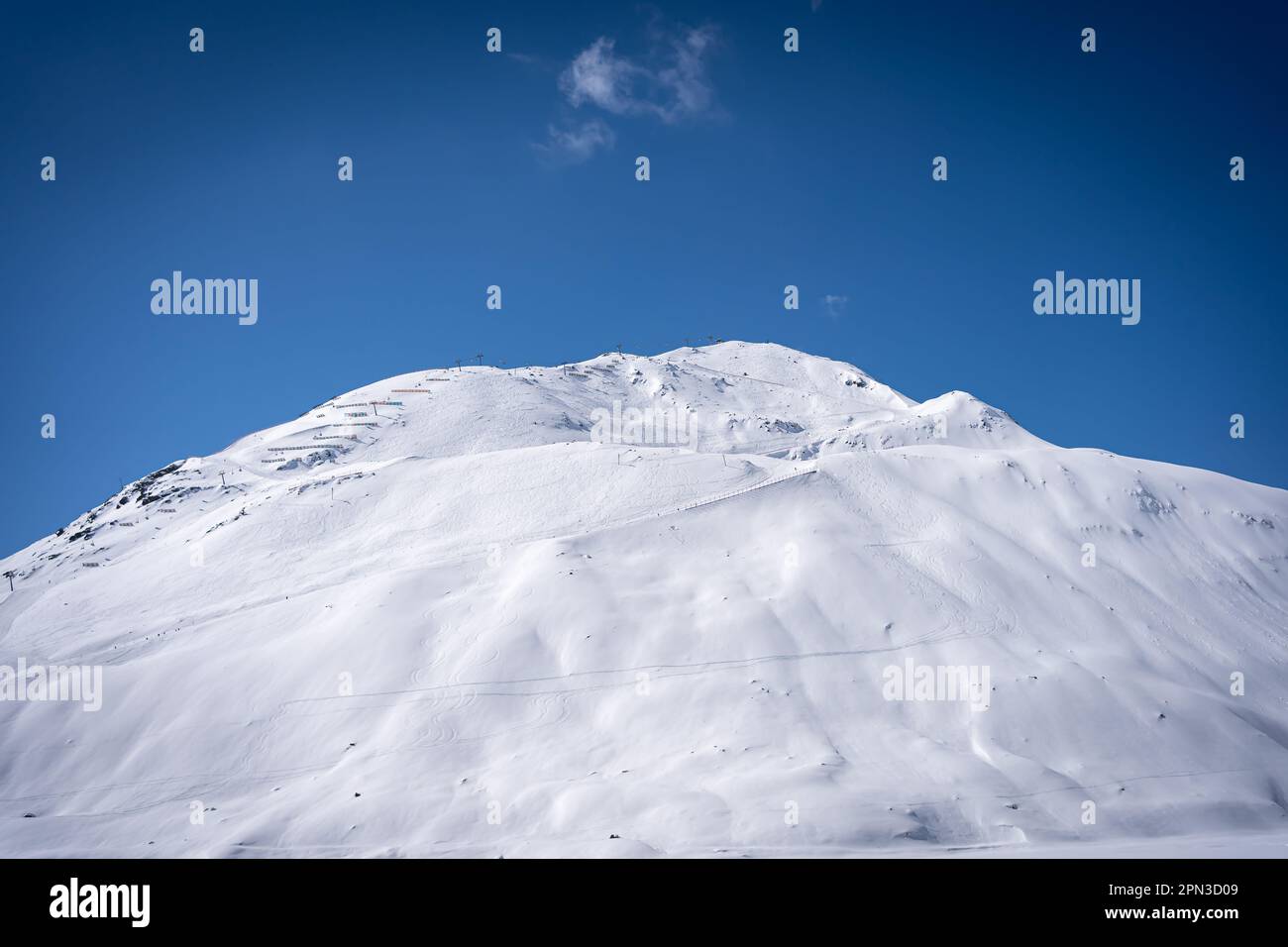 Blick auf den Himmel und die Berge in Pitztal, Österreich Stockfoto
