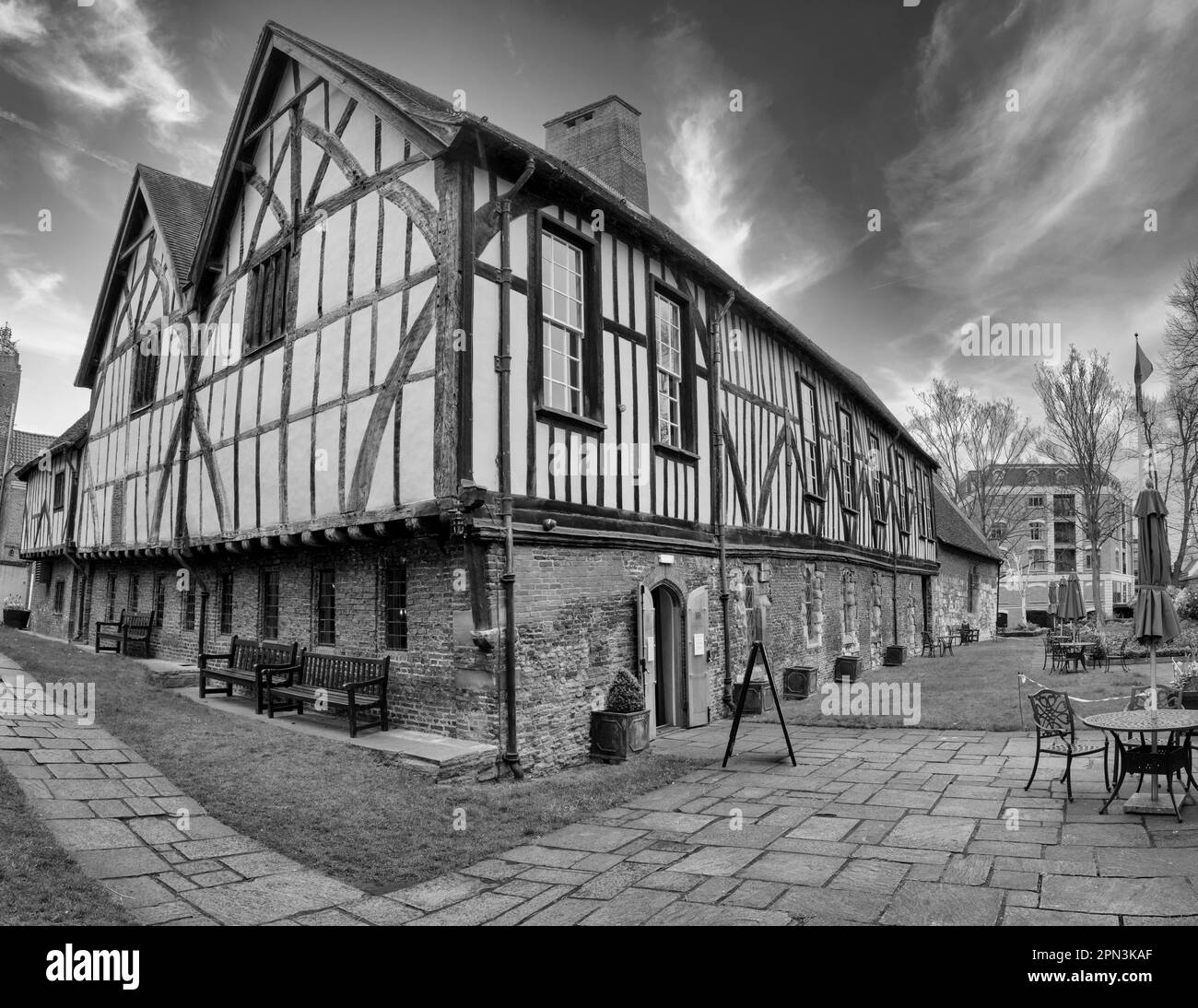 Dies ist eine 600 Jahre alte, von Holz umrahmte York City Händler Abenteurer Handelshalle und Handwerkszentrum Guild Hall Stockfoto