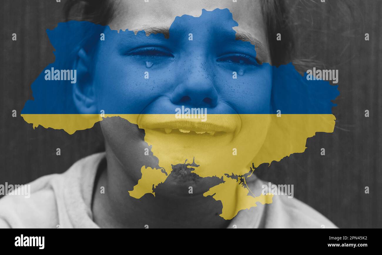 Das ukrainische Kind weint wegen des Krieges Stockfoto