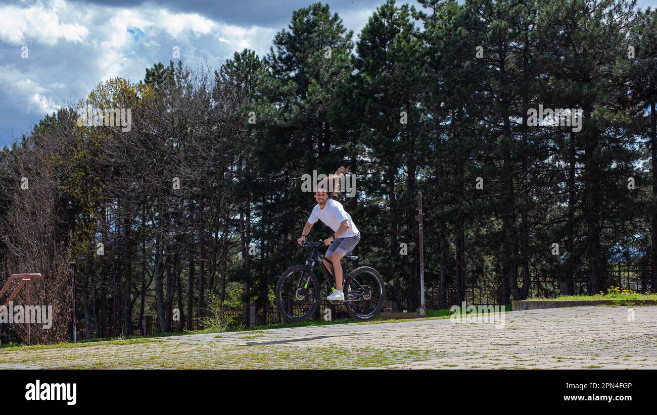 Mann Reiten Fahrrad Stockfoto