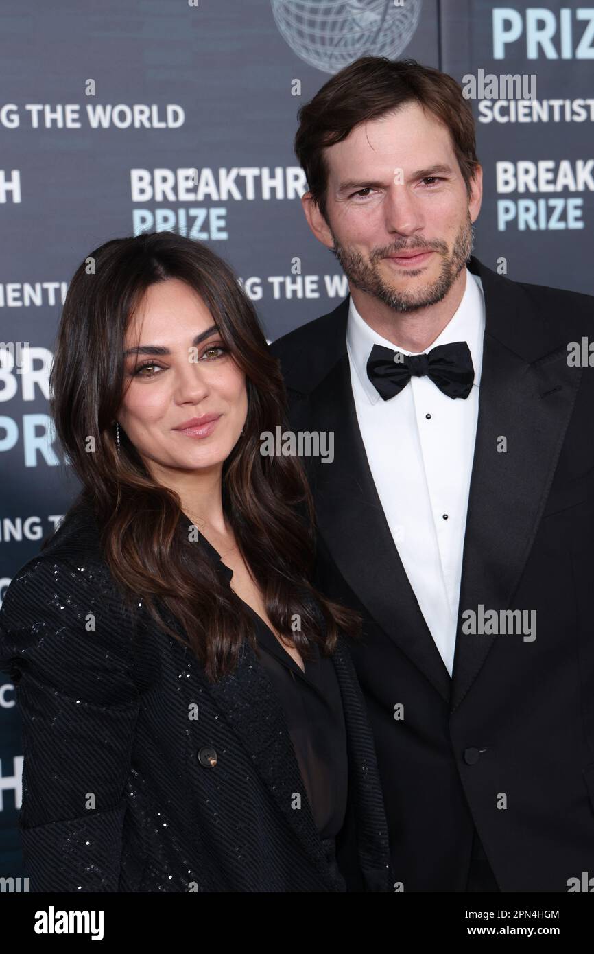 Los Angeles, USA. 15. April 2023. Mila Kunis, Ashton Kutcher, nimmt am 15. April 2023 im Academy Museum of Motion Pictures in Los Angeles, Kalifornien, an der jährlichen Preisverleihung 9. Teil. Foto: Crash/imageSPACE/Sipa USA Kredit: SIPA USA/Alamy Live News Stockfoto