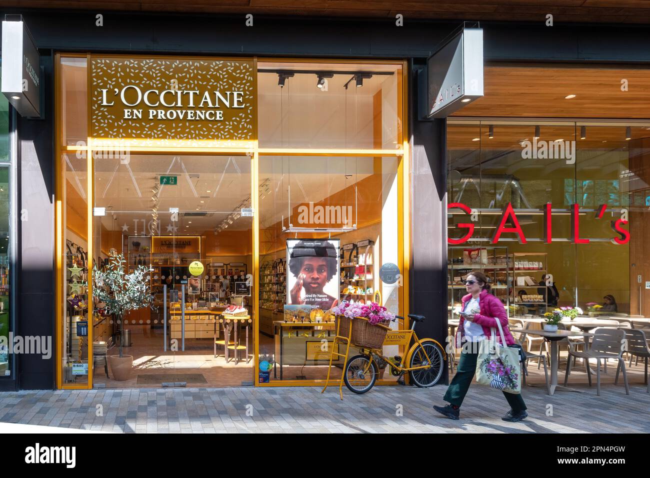 L'Occitane en Provence Shop Front, Geschäft, das Kosmetik- und Hautpflegeprodukte verkauft, im Bracknell Town Lexicon Centre, Berkshire, England, Großbritannien Stockfoto