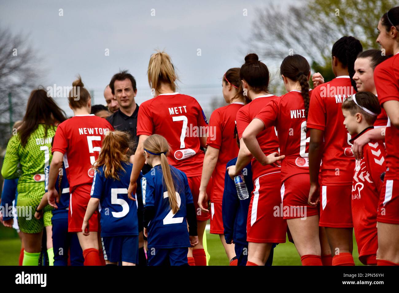 Teesside, Großbritannien. 16. April 2023. Middlesbrough Women FC spielte Barnsley Women's FC in der FA Women's National League Division One North. Die Besucher gewannen 0-2 im Map Group UK Stadium in Stockton-on-Tees trotz einer guten Leistung aus der Heimat. Kredit: Teesside Snapper/Alamy Live News Stockfoto