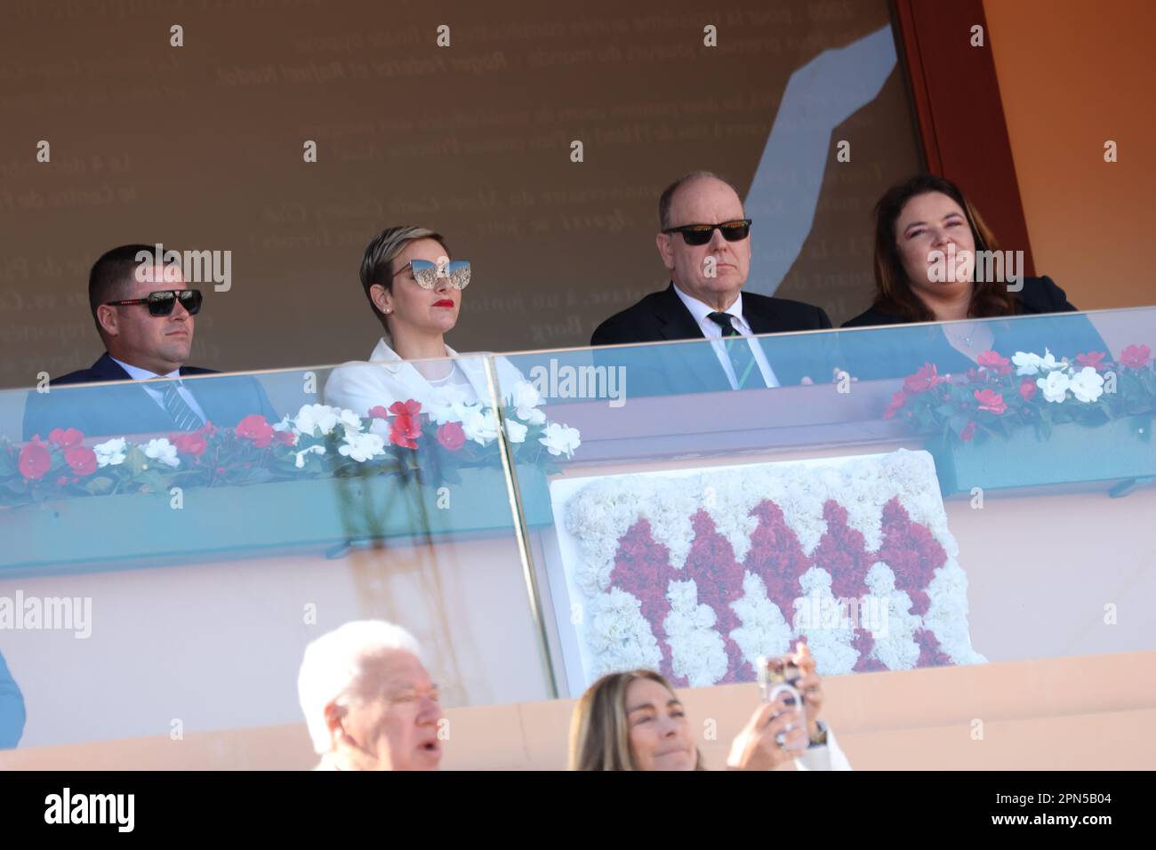 Monaco, Monaco. 16. April 2023. MONACO, Monte Carlo auf der 16. April 2023; The Royal Family auf dem Tennisplatz und Siegeszeremonie für Andrey RUBLEV -, SAS Prince Albert II de Monaco, Prinzessin Charlene, Gareth Wittstock, Melanie-Antoinette de Massy (R), im Finale, Open Rolex Master 1000 Monte Carlo April 16 2023. Bild und Copyright Thierry CARPICO/ATP Images (CARPICO/Thierry): SPP Sport Press Photo (SPP Sport Presse Foto). Alamy Live News Stockfoto