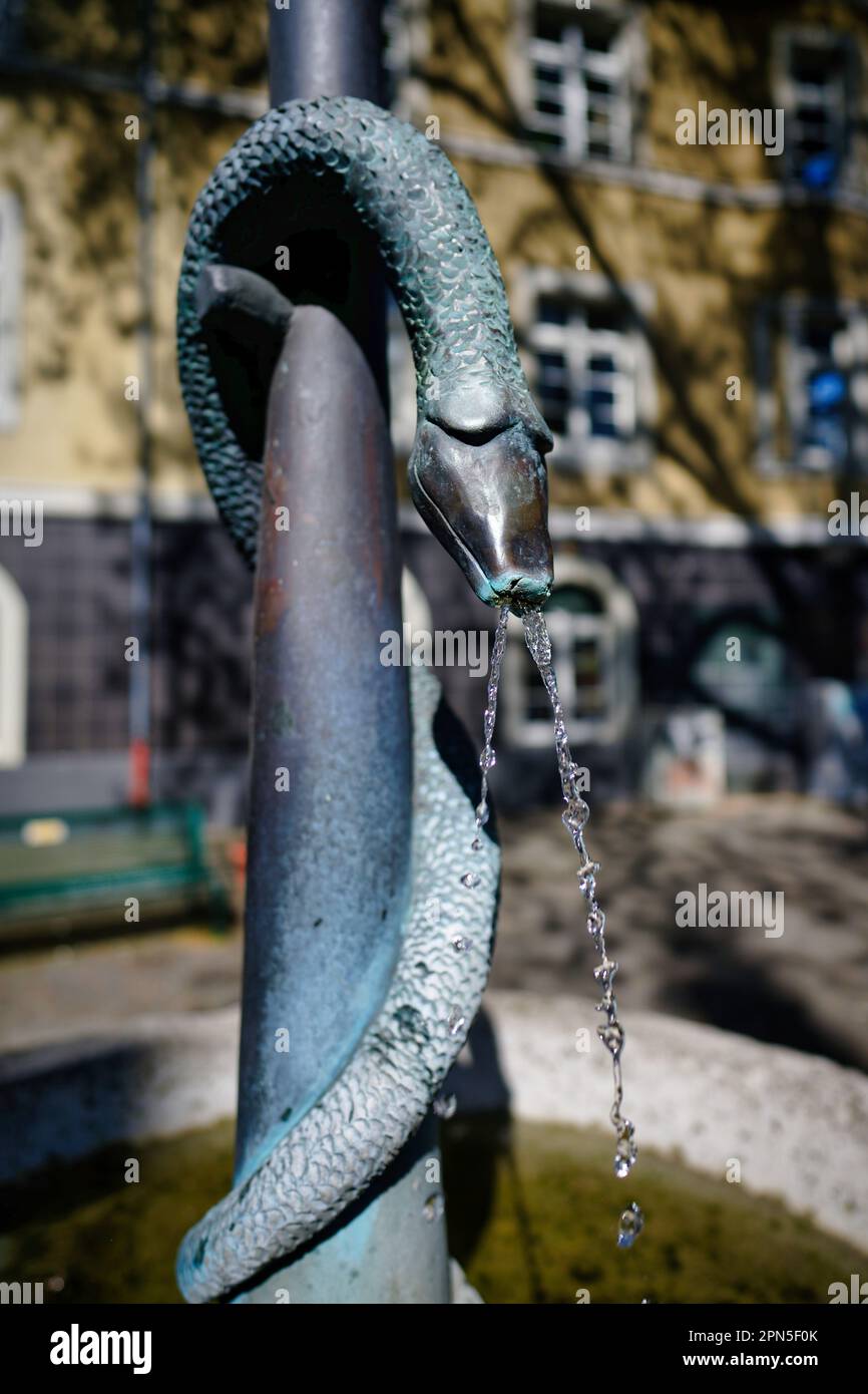 Der Mechternbrunnen in Köln Ehrenfeld zum Gedenken an St. Gereon, der hier 285 v. Chr. mit 318 Kriegern der Theban-Legion martyriert wurde. Stockfoto