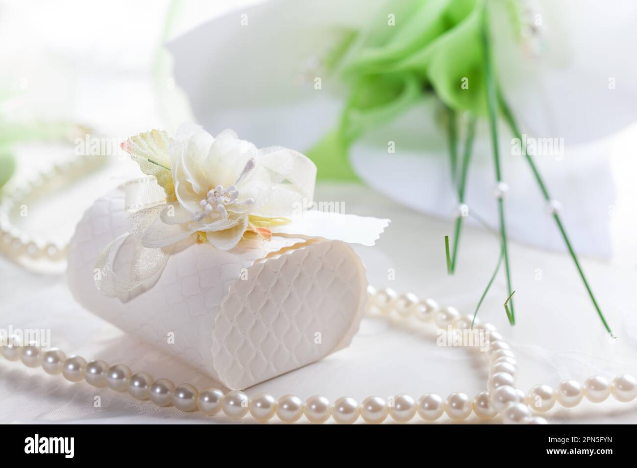 Stillleben mit kleinen Preent für Gäste Hochzeit Stockfoto