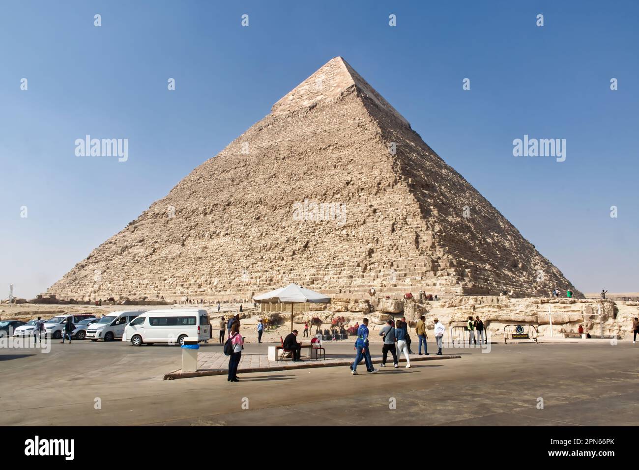 Die Pyramide von Chephren auf dem Gizeh-Plateau. Historische ägyptische Pyramiden. Stockfoto