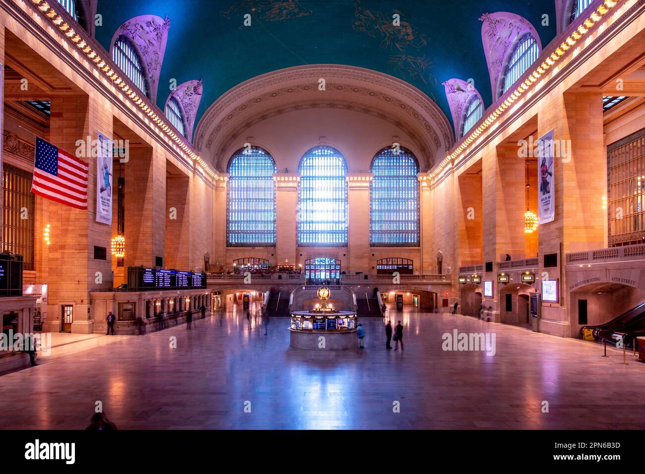 New York, USA - 27. April 2022: Innenansicht der Haupthalle der Grand Central Terminal Station in New York City Stockfoto