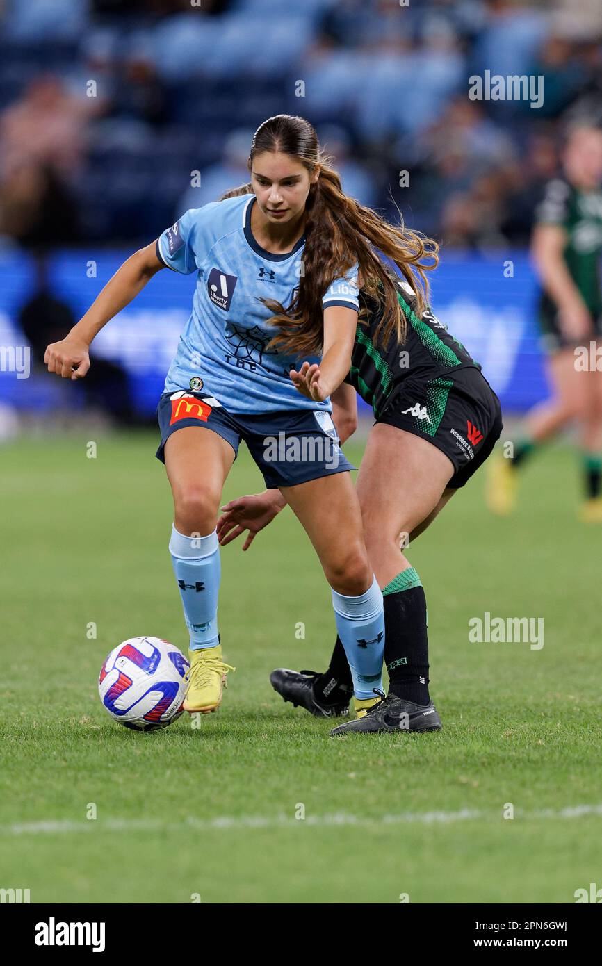 Sydney, Australien. 16. April 2023. Indiana Dos Santos vom FC Sydney kontrolliert den Ball während des Spiels zwischen Sydney und Western United im Allianz Stadium am 16. April 2023 in Sydney, Australien. Kredit: IOIO-BILDER/Alamy Live News Stockfoto