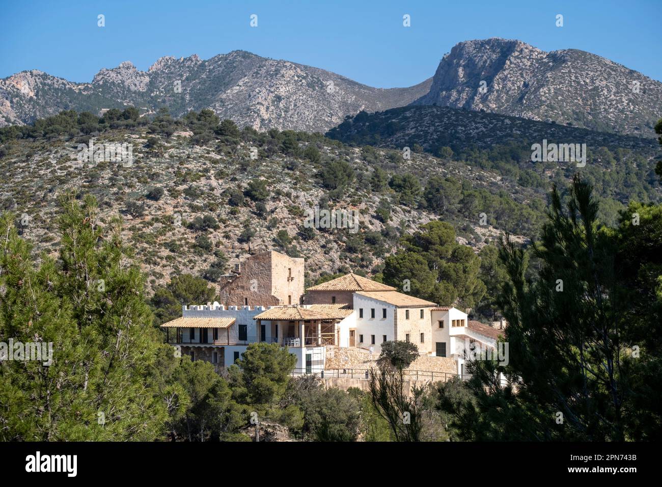 Castell de Sant Elm , Altes Krankenhaus und Verteidigungsturm aus dem 14. Jahrhundert, Sant Elm, andratx Küste, Mallorca, Balearen, Spanien Stockfoto