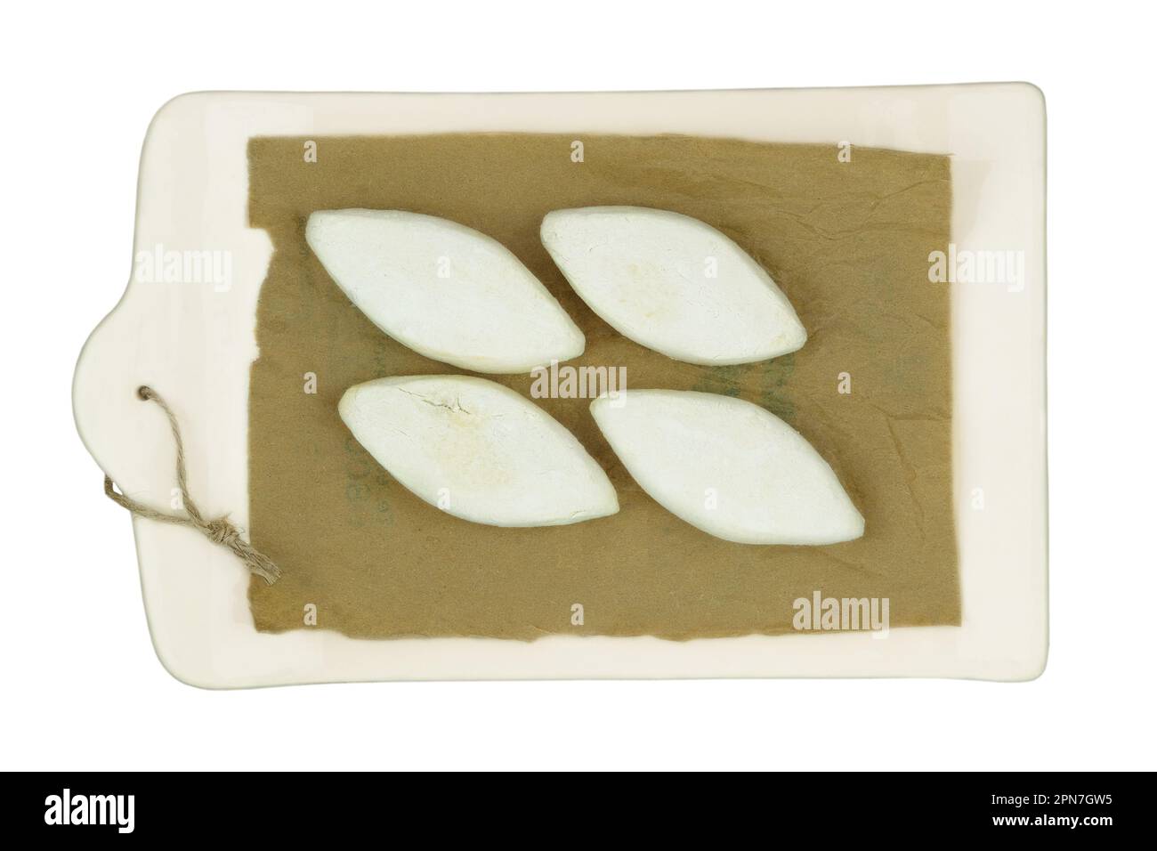 Herstellung hausgemachter Kartoffelpasteten. Bereit zum Kochen. Gefrorene Koteletts, bei denen Fleisch oder andere tierische Erzeugnisse von der Ernährung ausgeschlossen sind. T Stockfoto