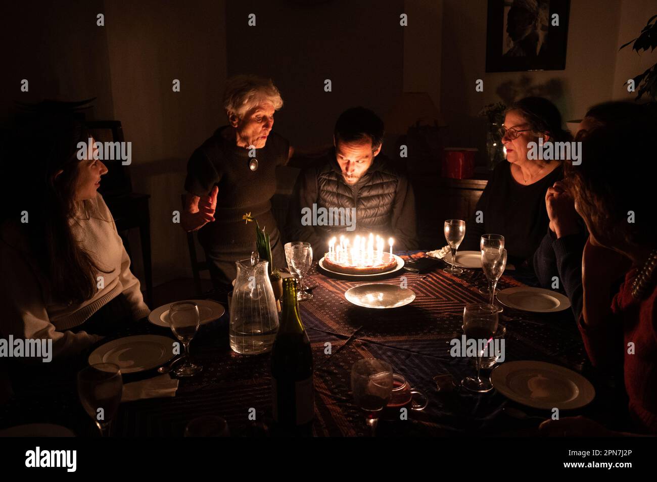 Die Kerzen ausblasen Stockfoto
