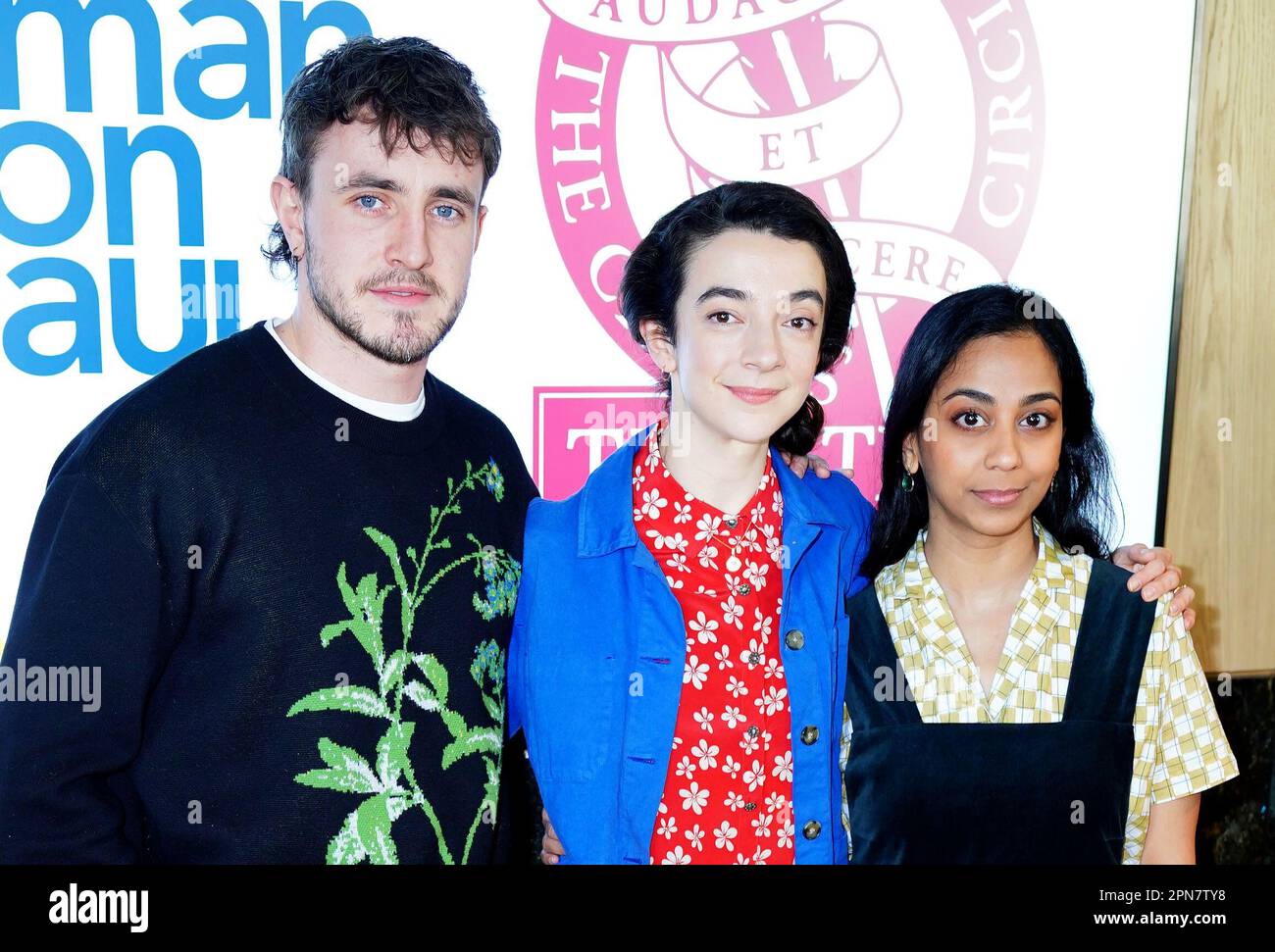 (Von links nach rechts) Paul Mescal, Patsy Ferran und Anjana Vasan nehmen an den jährlichen Critics' Circle Theatre Awards am Soho Place in London Teil. Foto: Montag, 17. April 2023. Stockfoto