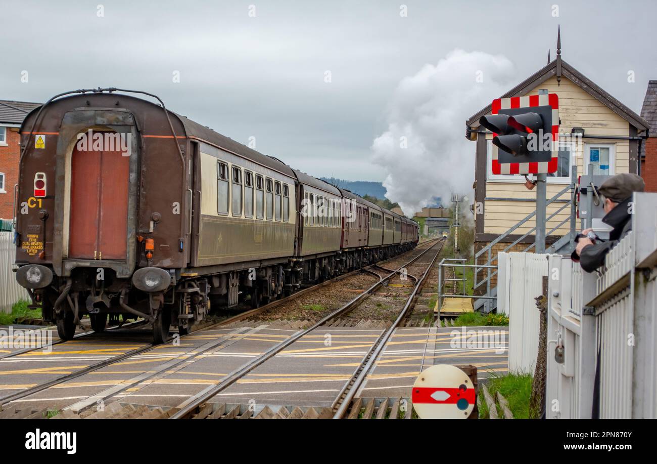 Die Bahamas 45596 Dampfeisenbahn, die Gobowen in Shropshire passiert. Stockfoto