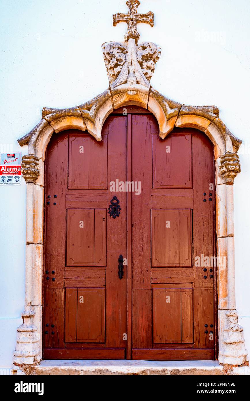 Detail an der Seitentür im Manueline-Stil. Kirche Santa María del Castillo - Heilige Maria der Burg Kirche. Olivenza, Badajoz, Extremadura, Spanien, Stockfoto