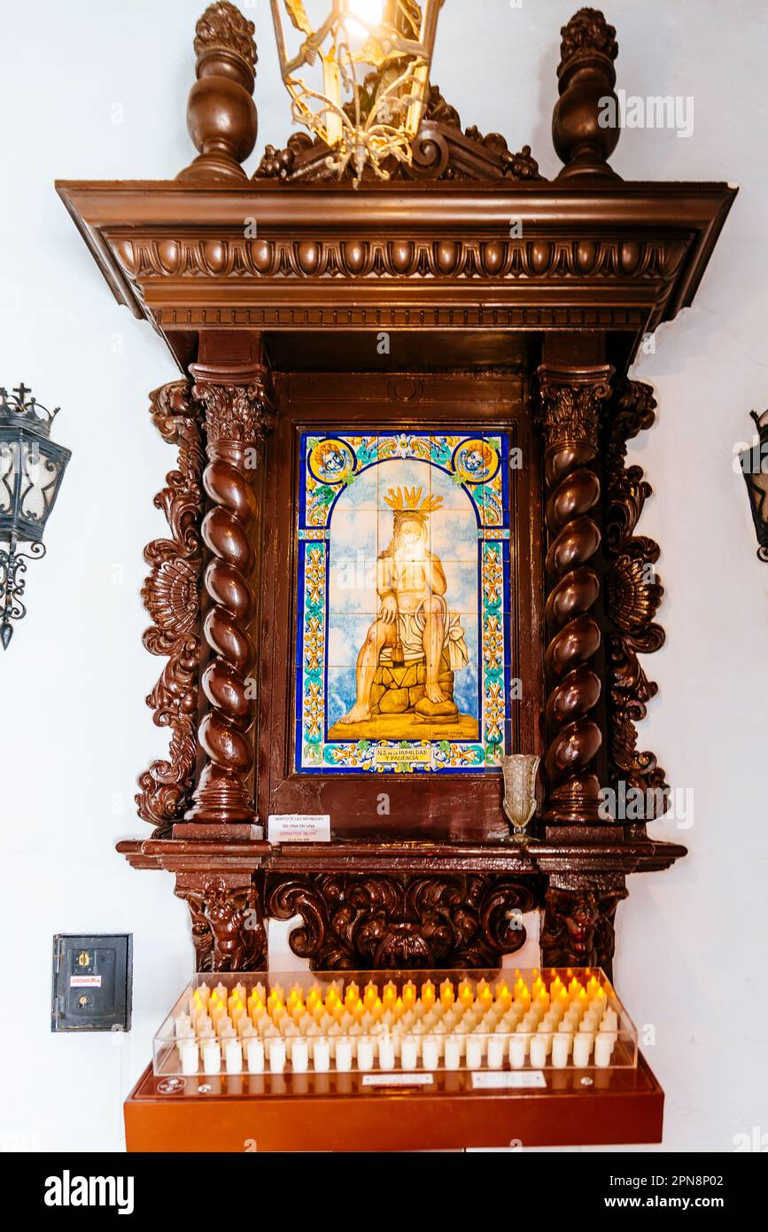 Nische mit dem Bild des Christus der Demut und Geduld, Cristo de la Humildad y Paciencia, im Arco de Jerez. Der Arch von Jerez, Arco de je Stockfoto