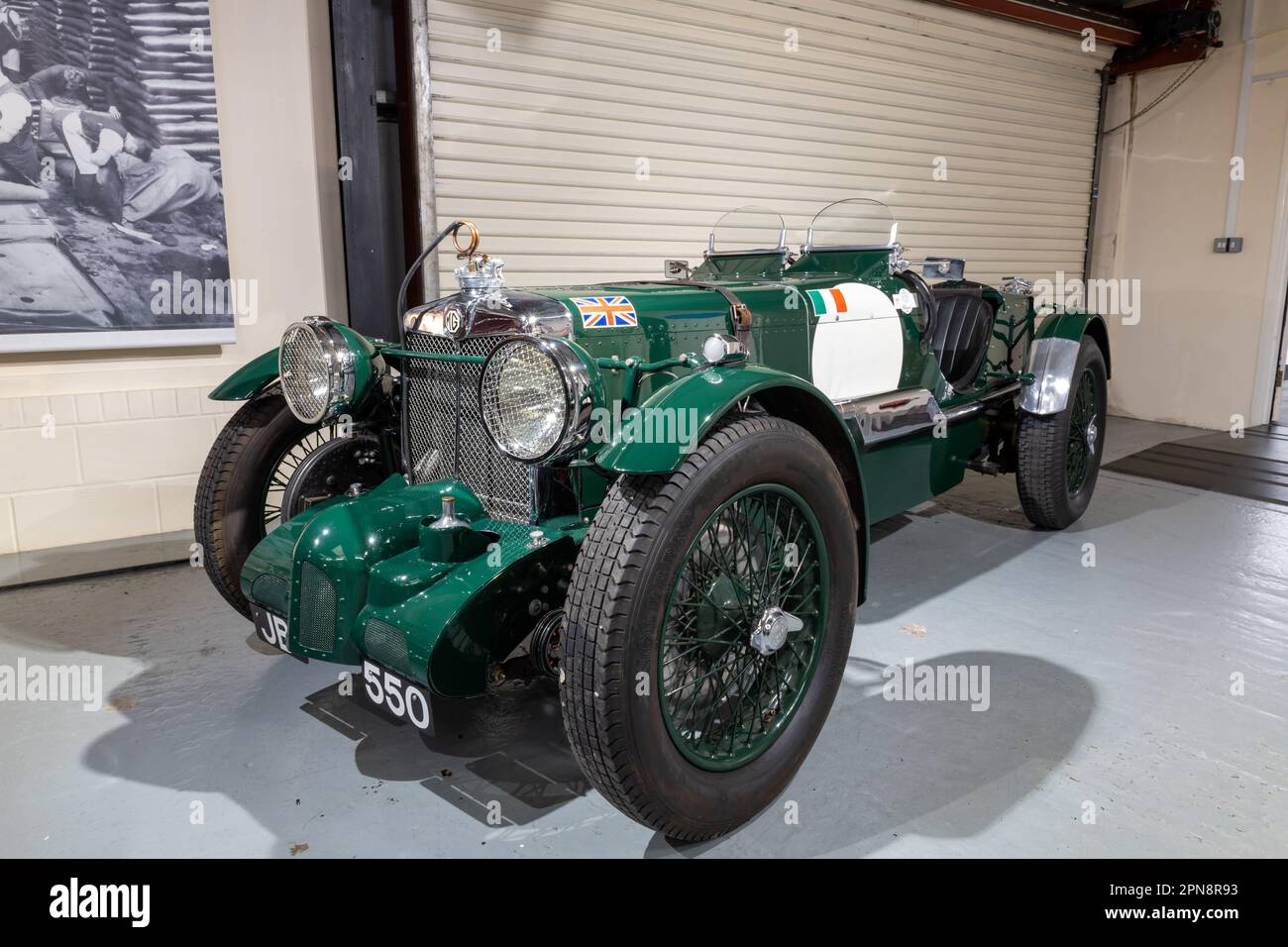 Sparkford.Somerset.United Kingdom.März 26. 2023.Im Haynes Motor Museum in Somerset wird Ein 1930er MG K-Sportwagen aus Mille Miglia ausgestellt Stockfoto