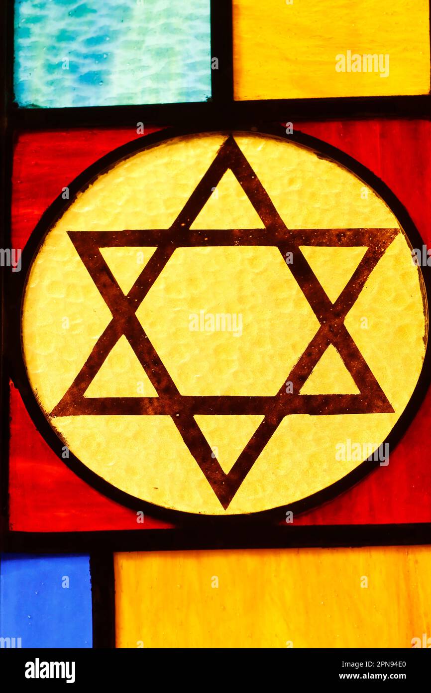 Jüdisches Museum von Florida. Buntglas. Jüdischer Stern (Davidstern). Stockfoto