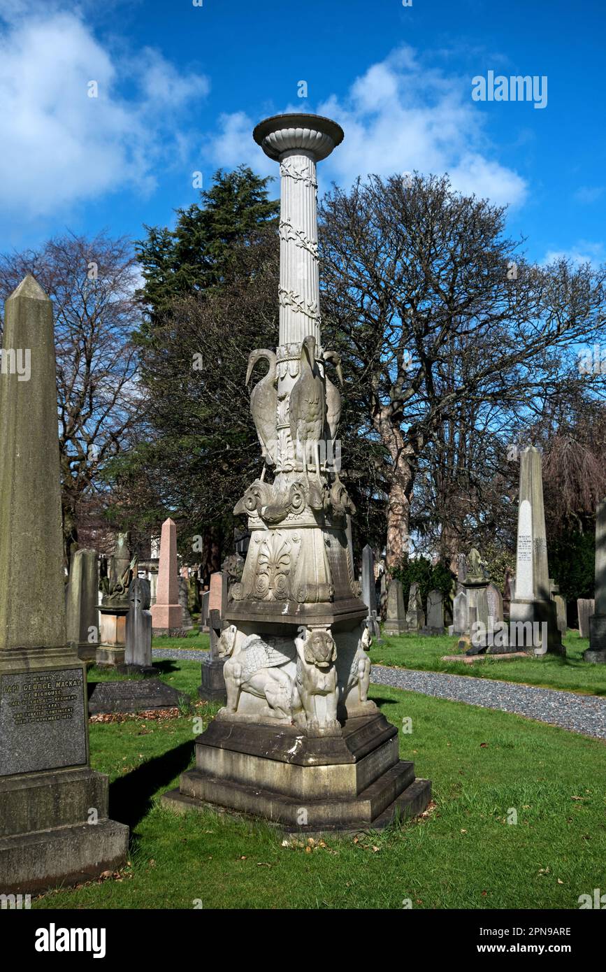Das eher ungewöhnliche Leishman Monument auf dem Dean Cemetery, Edinburgh. Schottland, Großbritannien. Stockfoto