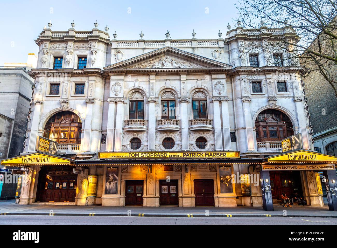 Außenansicht des Wyndham's Theatre im West End in Leopoldstadt, London, England, Großbritannien Stockfoto